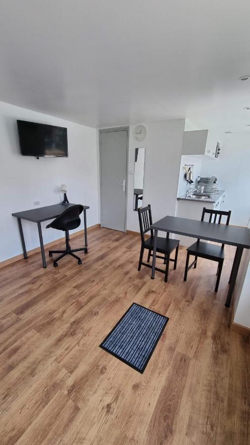 Studio En Rez-De-Chaussee - Le Petit Chateau Avesnois - Tv - Wifi - Logement Entier Avesnes-sur-Helpe Exteriér fotografie