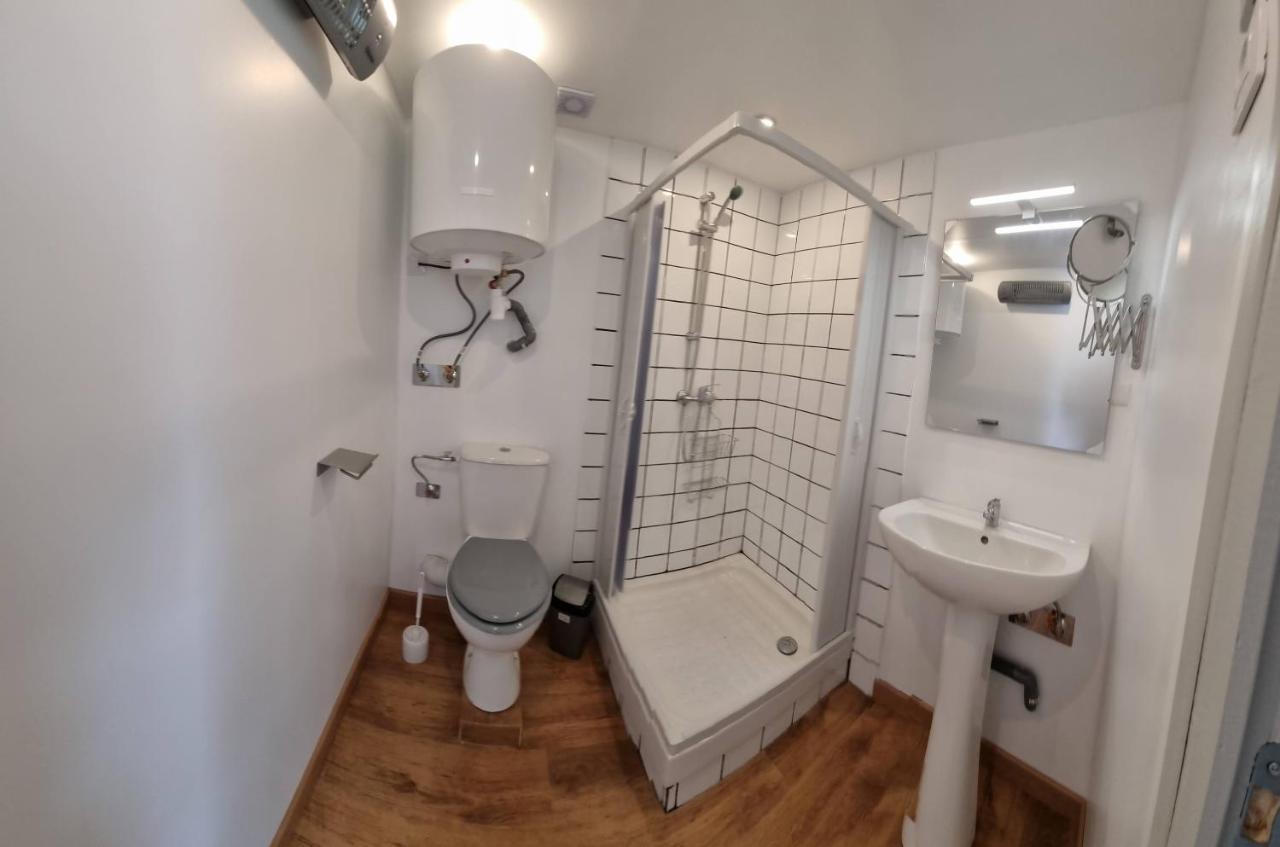 Studio En Rez-De-Chaussee - Le Petit Chateau Avesnois - Tv - Wifi - Logement Entier Avesnes-sur-Helpe Exteriér fotografie