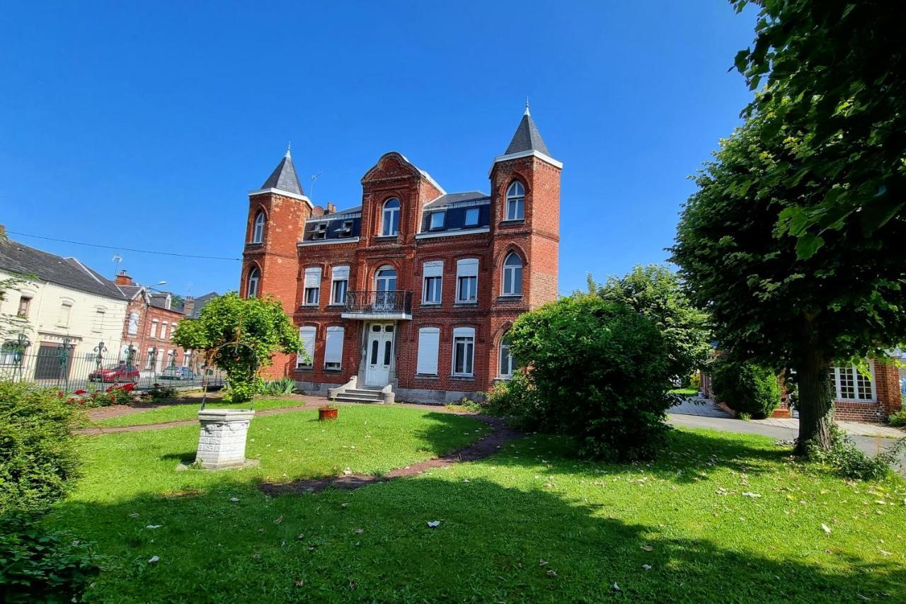Studio En Rez-De-Chaussee - Le Petit Chateau Avesnois - Tv - Wifi - Logement Entier Avesnes-sur-Helpe Exteriér fotografie